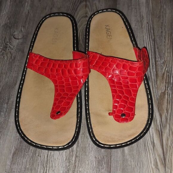 Kagen Red Platform Thong Sandal Size 11 NWOT - Picture 2 of 8
